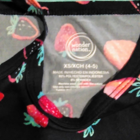 Strawberry tank top - Picture 2 of 2